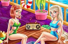 Сестры на Яхте - Elsa And Anna Yacht Pool Party
